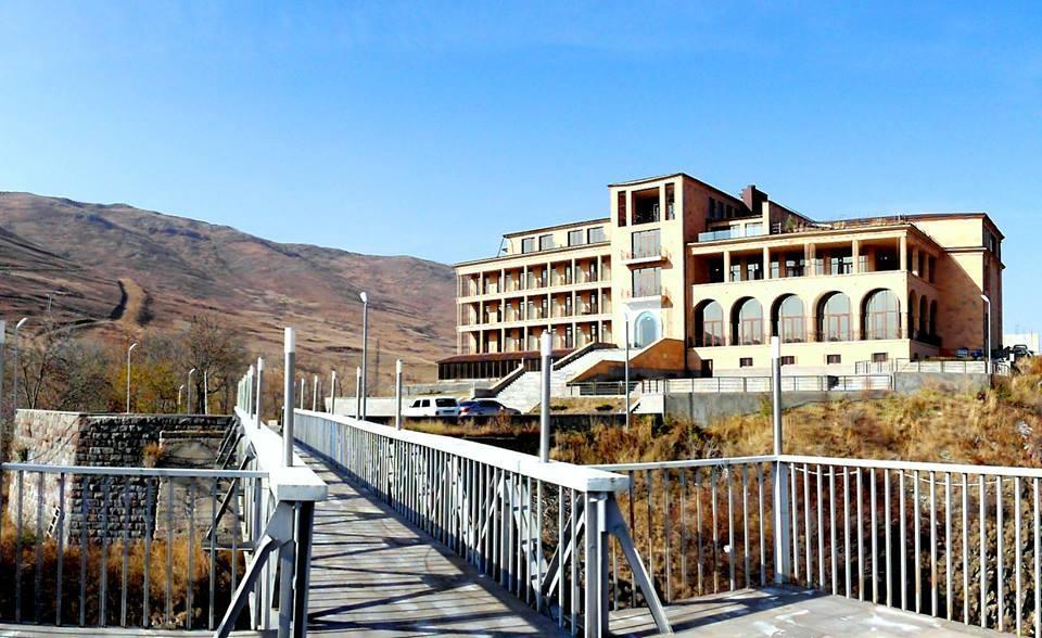 Akhtamar Hotel Cjsc Arzakan Екстер'єр фото